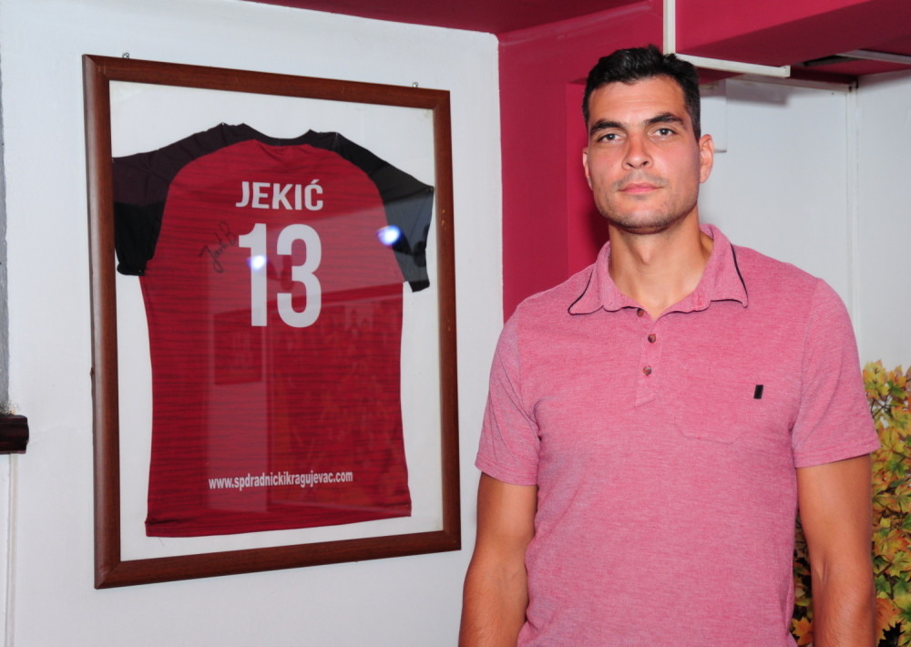 Koleno nadvladalo srce

Ipak, koleno nadvladalo srce