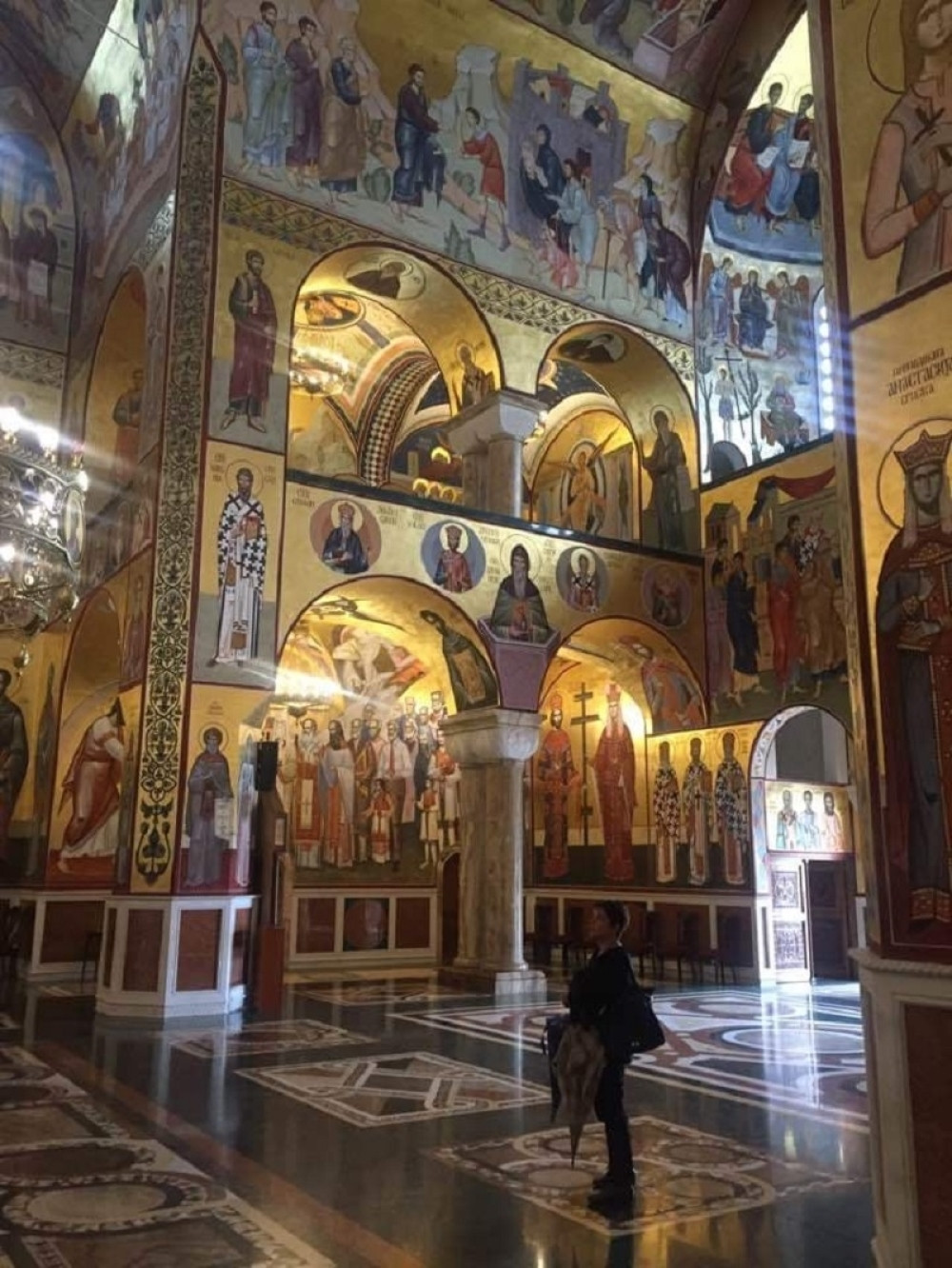 Poznati voditelj postaje sveštenik (FOTO/VIDEO)