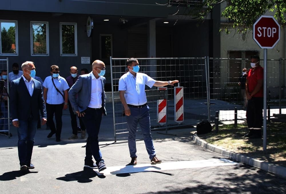 Vučević: Uloženo je oko 15 miliona dinara za ovaj trg koji je pod velikim saobraćajnim opterećenjem i još ćemo ulagati