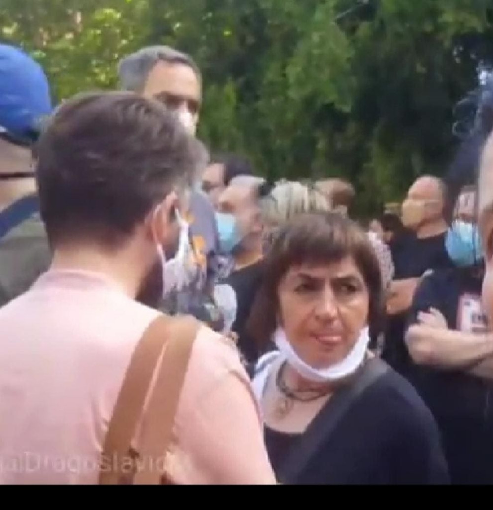 Demonstranti ponovo oterali lidera SzS, nigde nije poželjan