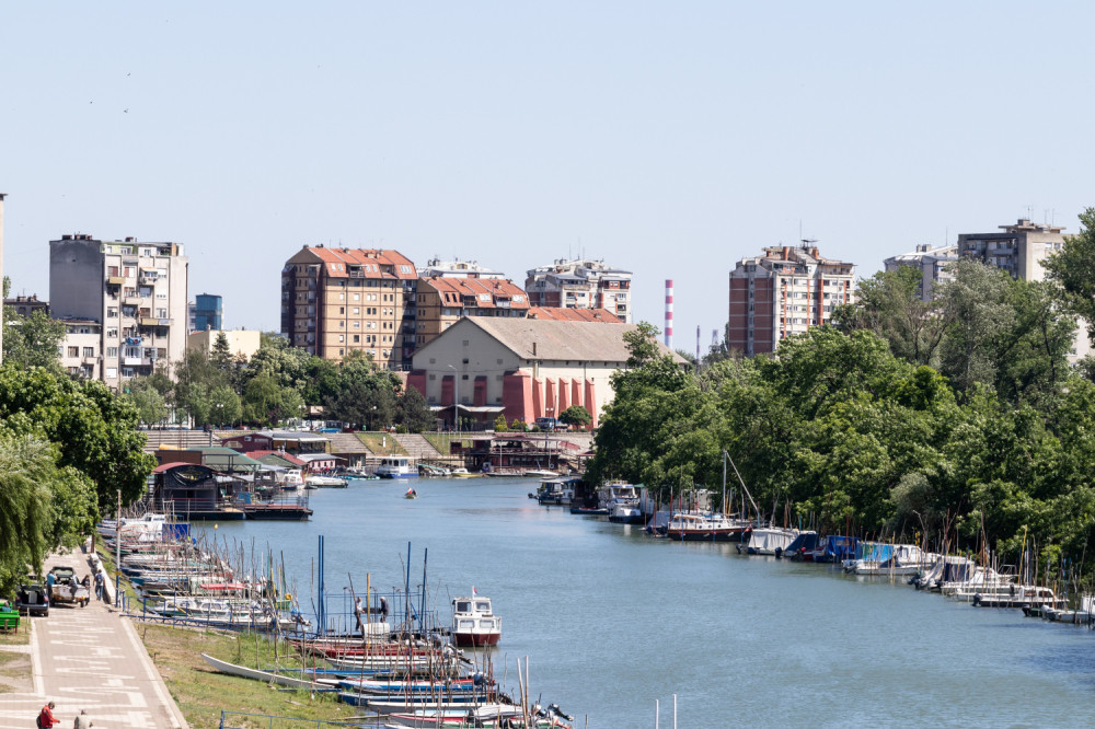Jeftinije nekretnine, manje saobraćajne gužve, nižI troškovi života, ali to nije sve