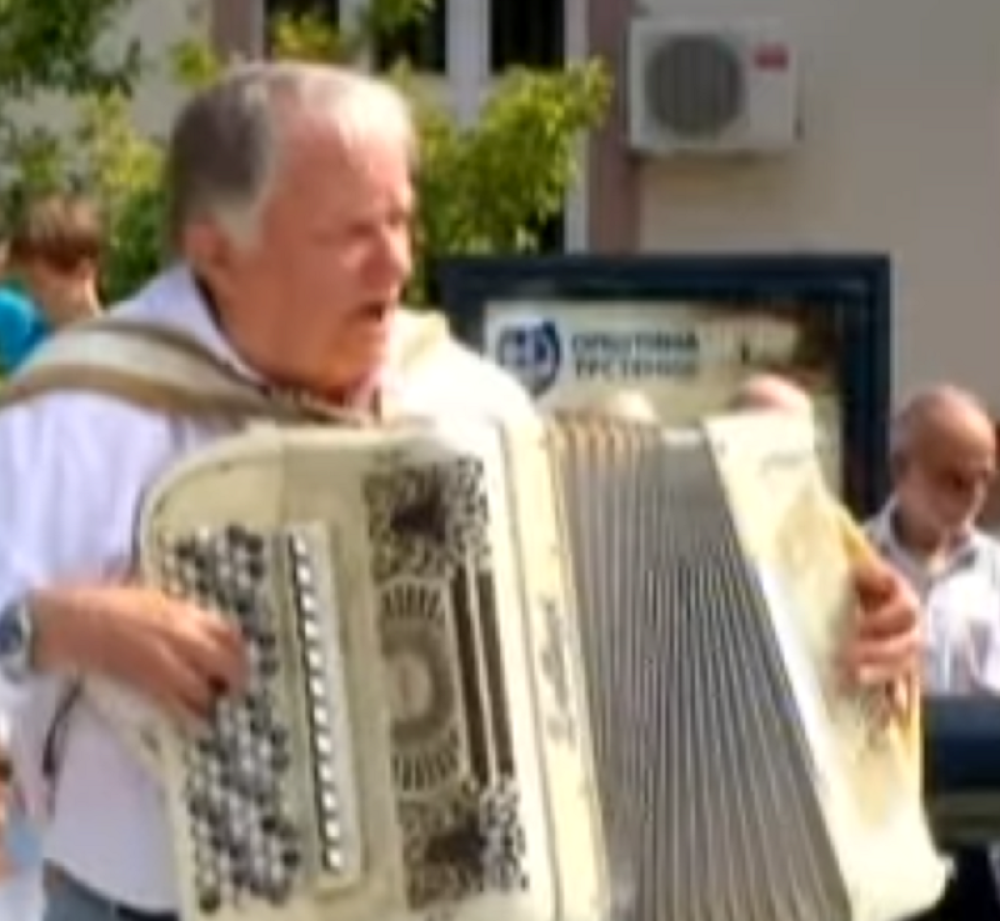Preminuo naš poznati harmonikaš: Cela Srbija u suzama! (FOTO)