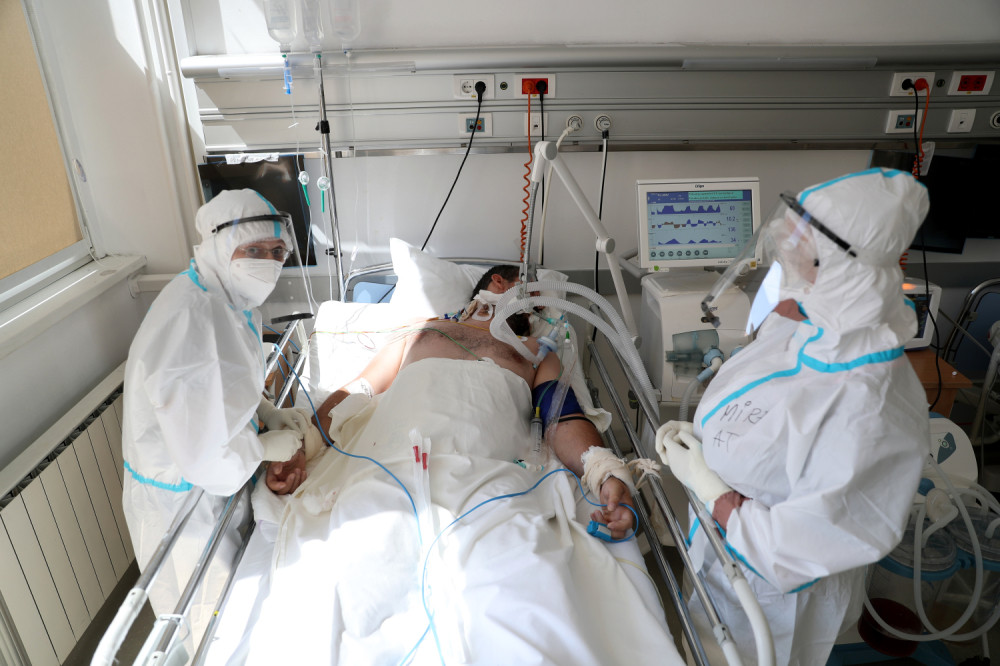 Borba za život sina poznate zvezde: Hitno prebačen u bolnicu i testiran na koronu! (FOTO)