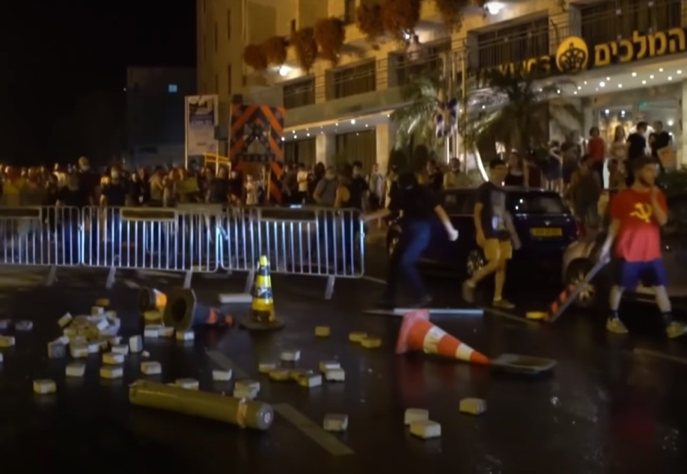 Jerusalim ustao protiv Netanijahua, nemile scene ispred rezidencije premijera (VIDEO)