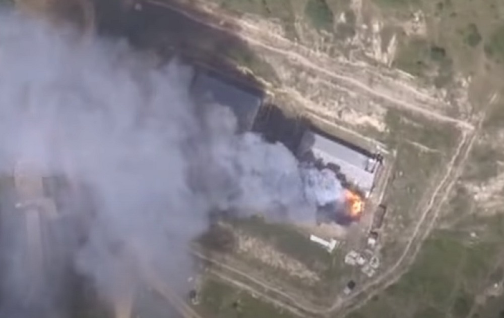 Vojsci stiglo naređenje: Pripremite oružje velike razorne moći!