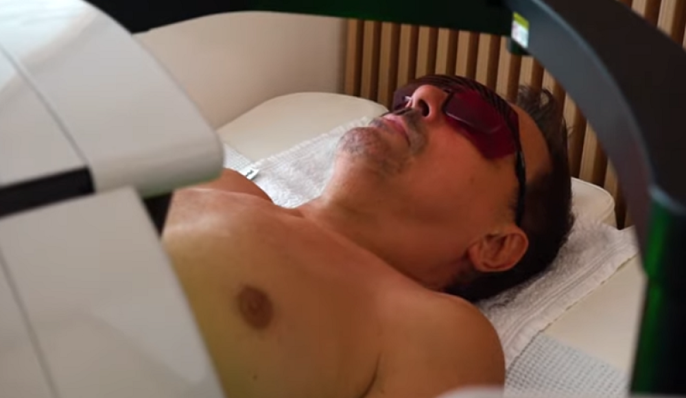 Dragan Kojić bez blama pokazao šta sređuje na sebi: Keba je jedini muškarac na estradi koji bi ovako nešto uradio! (VIDEO)