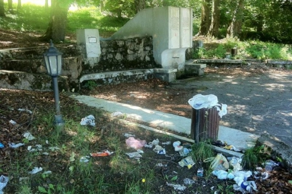 Japanac na Staroj planini očistio divlju deponiju! (FOTO)