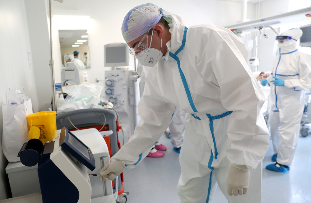 Tinejdžer vaterpolista (14) na respiratoru, momku (26) zbog korone stalo srce!