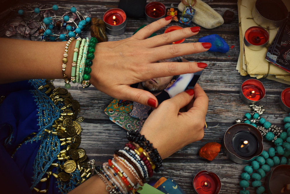 Patite od neuzvraćene ljubavi? Ovi rituali će vam pomoći da dođete do njegovog srca