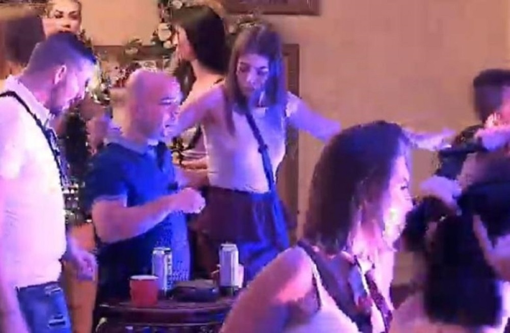 Milijana sinoć ponovo javno prevarila Milojka i to ni manje ni više nego sa njim!