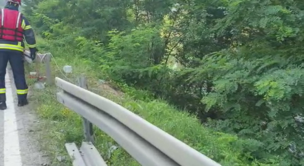 Pretpostavlja se da je muškarac koji je sleteo u Lim izvršio samoubistvo, čekaju se ronilačke ekipe