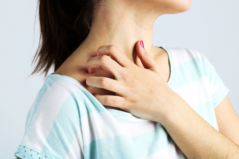 Naučnici otkrili još jednu promenu kod kovid pacijenata: Ovaj simptom se odmah vidi na koži i javlja se pre svih drugih