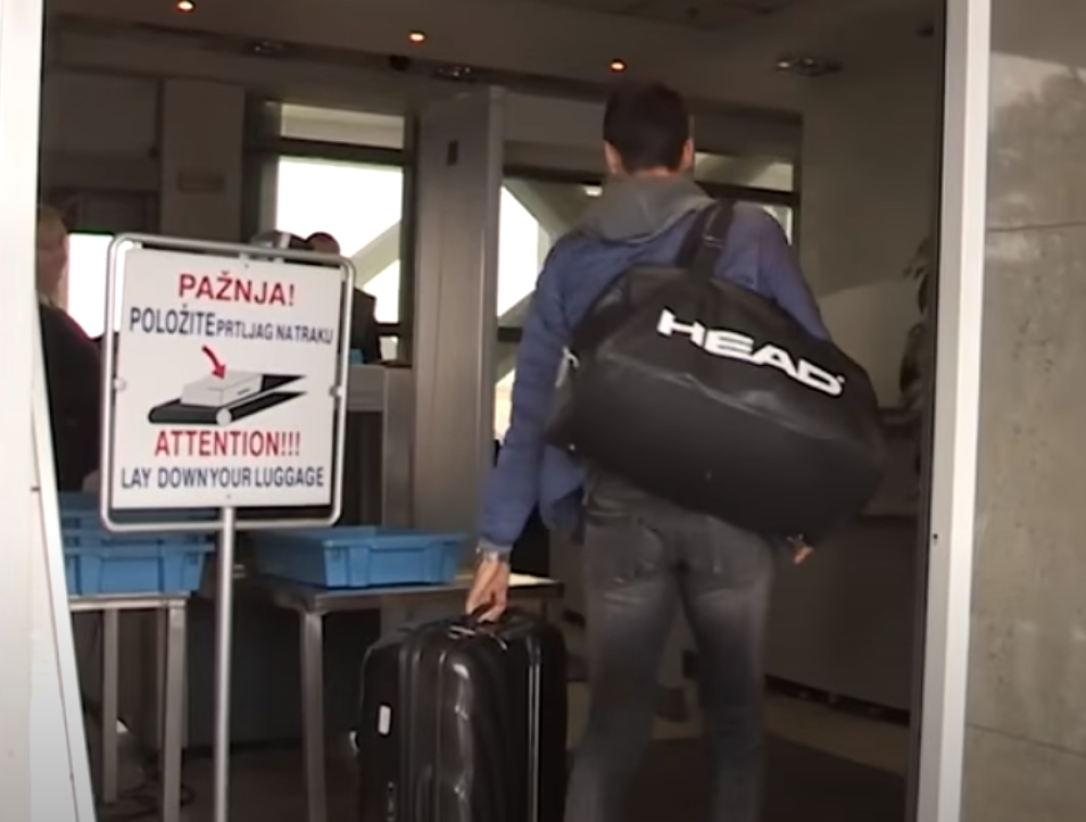 Novak Đoković napustio Srbiju