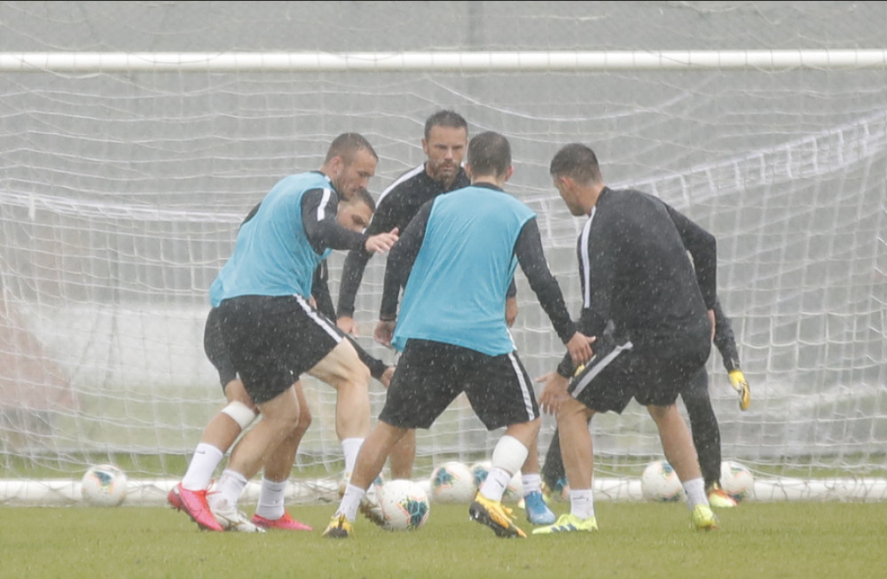 Zlatiborska kiša pokvarila trening Partizana! (FOTO/VIDEO)