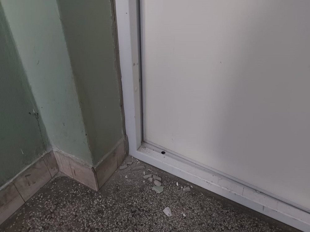 Droga i tragovi žestoke tuče? Oglasila se i policija, prvi detalji sa mesta zločina u Deligradskoj ulici!