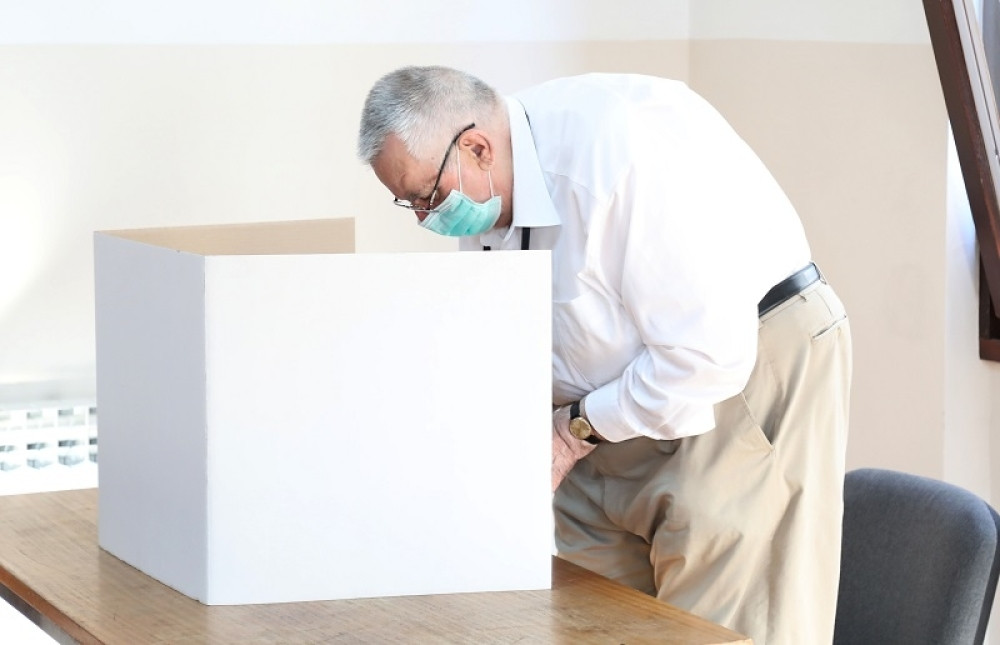 Građani u Bosni i Hercegovini na izborima biraju između 130 stranaka!