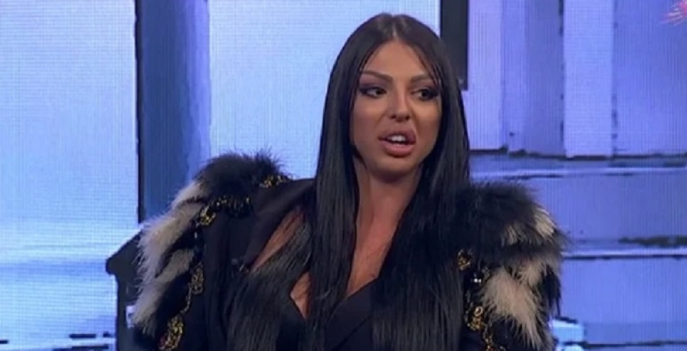 Nakon priče da su Maja i Janjuš u tajnoj vezi, evo sa kim se ona pojavila u javnosti (FOTO)