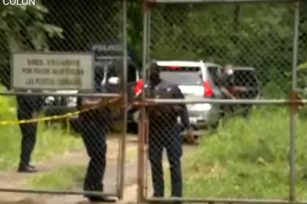 Prišla su im dva naoružana muškarca, pretili, pokrali i na kraju hladnokrvno ih poubijali (VIDEO)