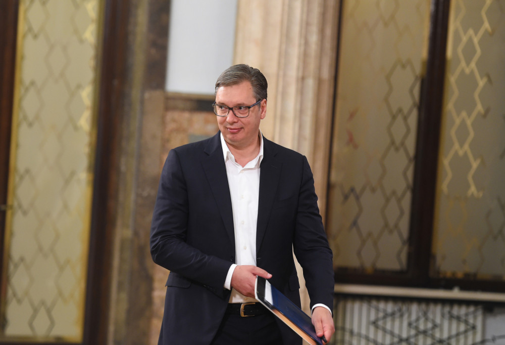 U zgradi Predsedništva, tačno u 9 časova, pred predsednikom je izazov