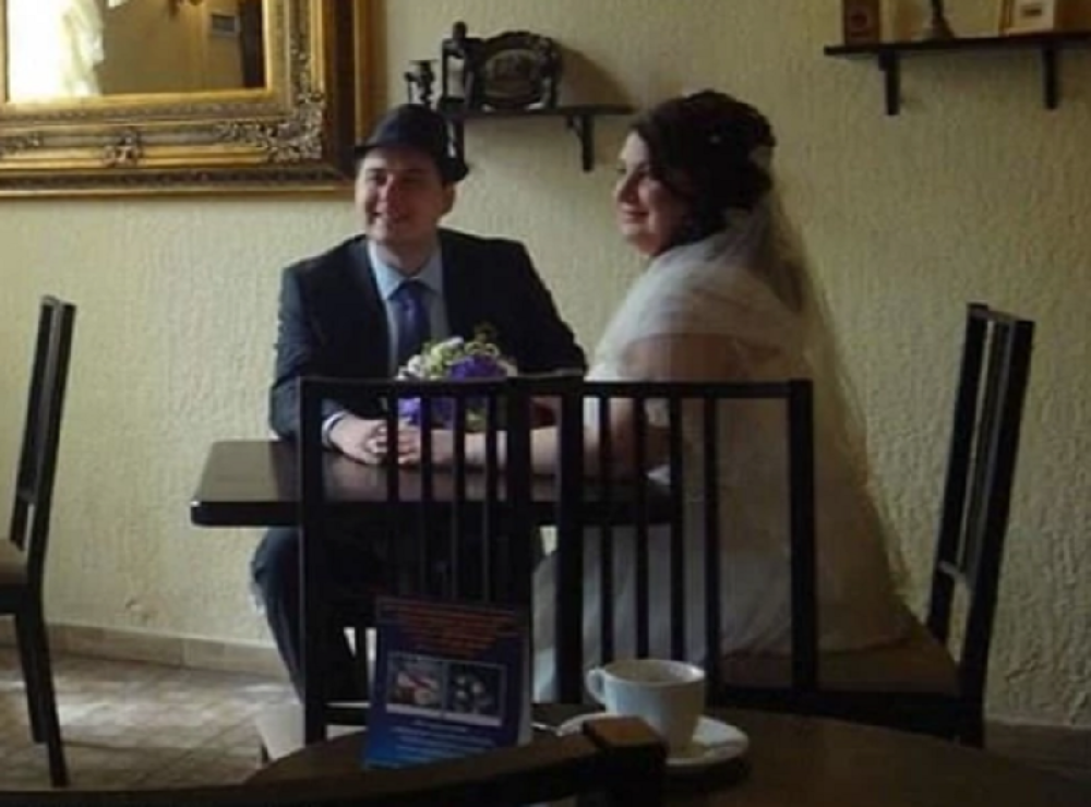 Zbog jedne slike sa venčanja bračnom paru preti 20 godina robije