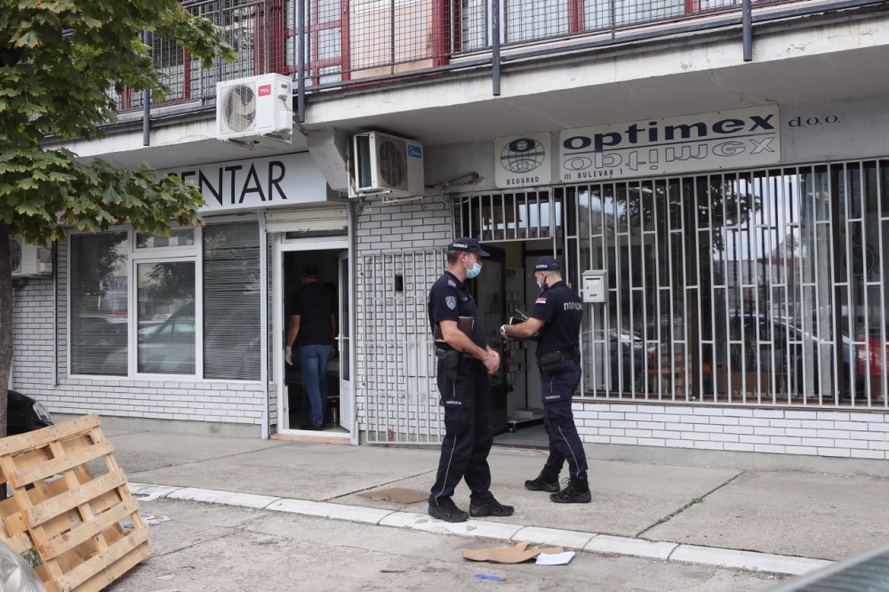 Evo šta je sve Jovanović radio ispred privatne klinike (FOTO/VIDEO)