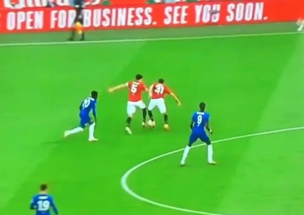 Megvajer utripovao da je Ronaldo pa krenuo da dribla svog saigrača, Matić skamenjen nije znao šta ga snašlo! (VIDEO)