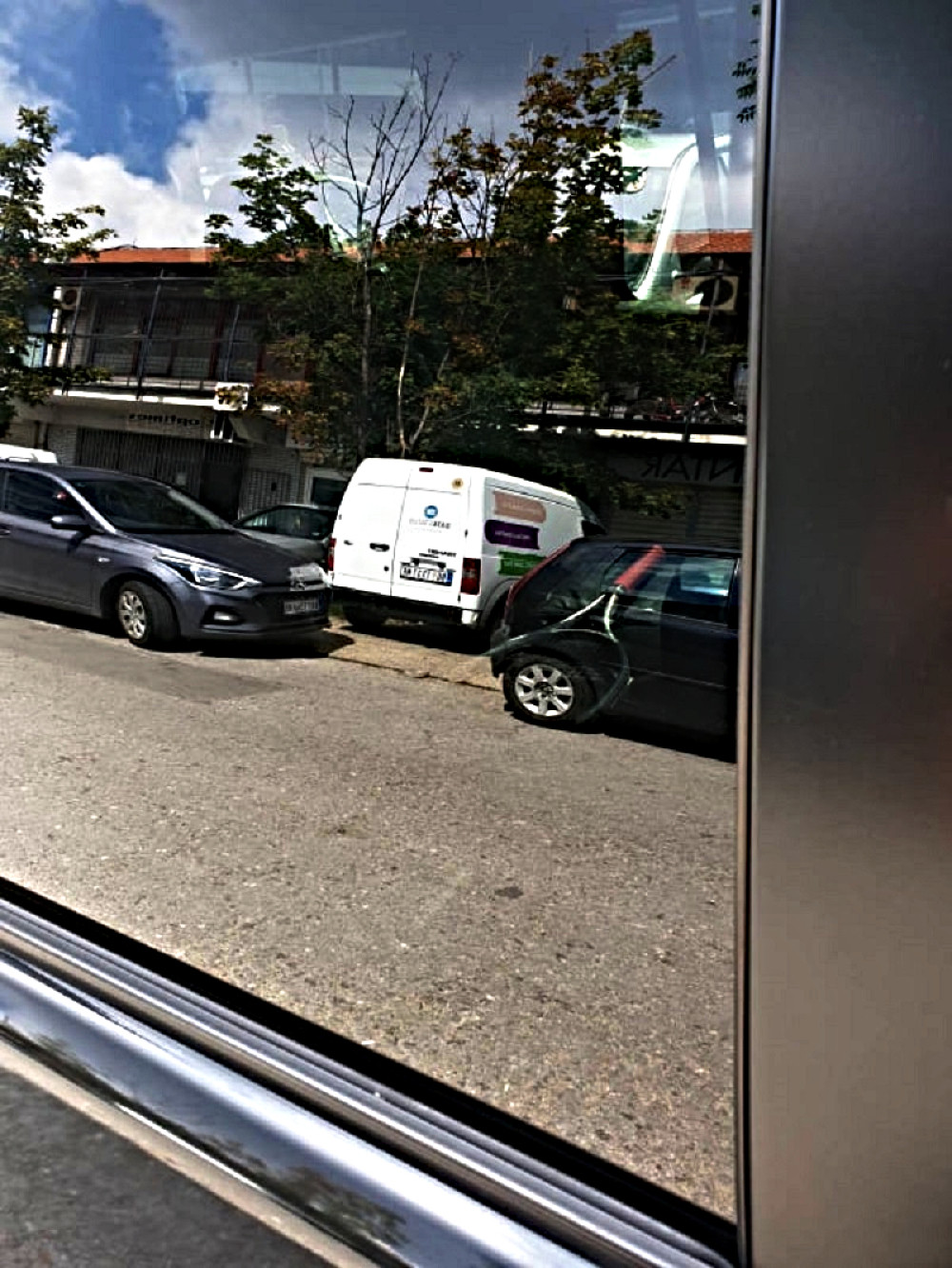 U kolima supruge Čede Jovanovića smo usnimili zaprepašćujući prizor (FOTO)