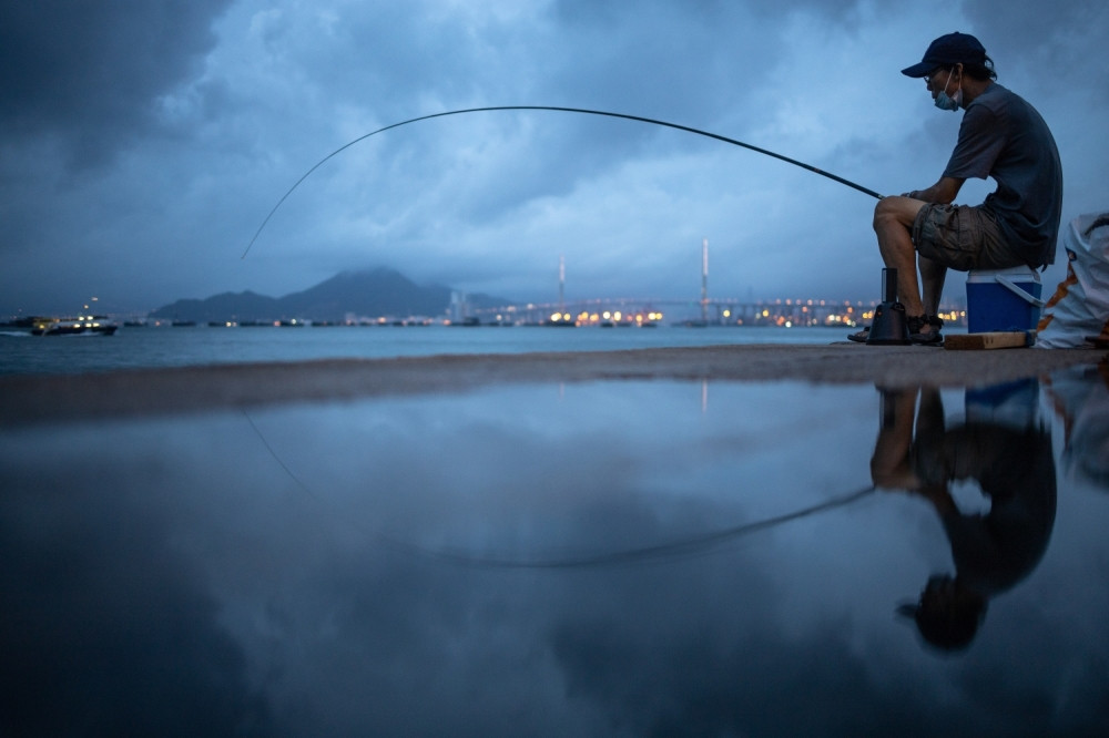 Pecaroši upecali ribu sa ljudskim napućenim ustima i zubima! (FOTO)