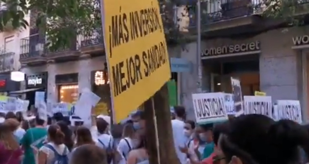 Madridski lekari besni na državu, njihove plate manje od zaposlenih u Mek Donaldsu! (VIDEO)