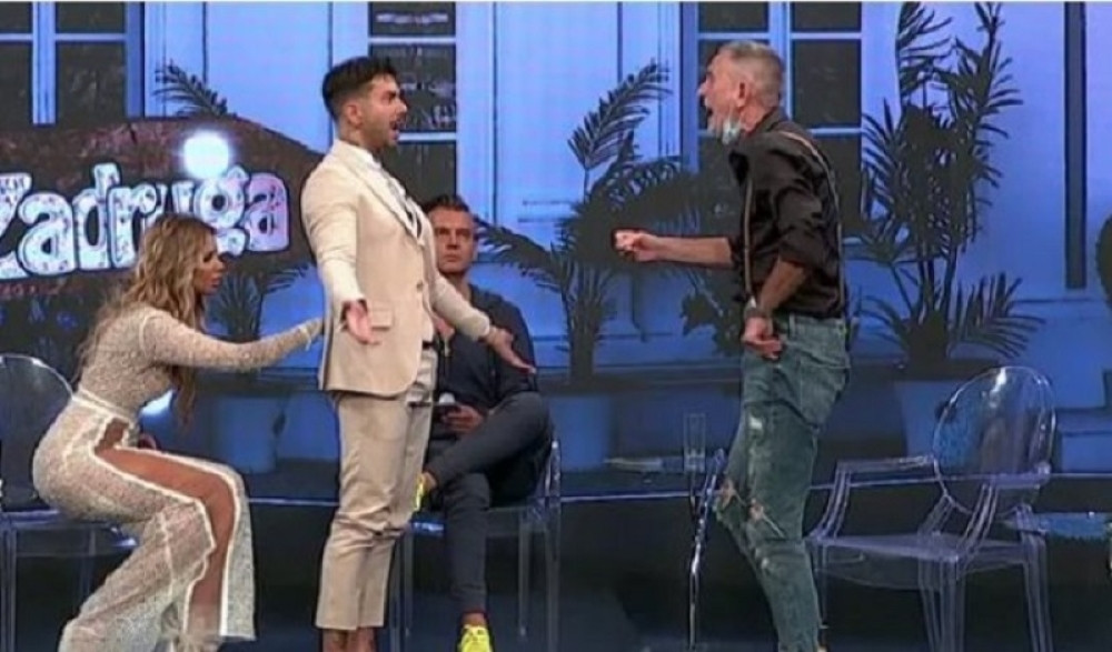 Filip šutirao stolice, urlao iz petnih žila: Mića podivljao! (VIDEO)