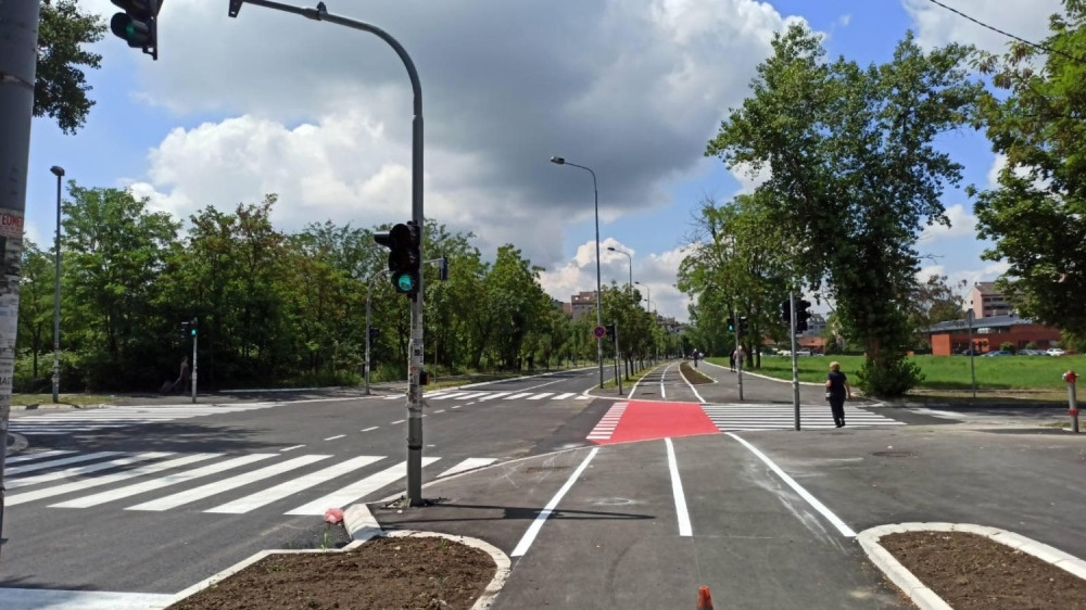 Kolovoz širine sedam metara, biciklistička staza, trotoari... Ovo su građani Bežanijske kose čekali (FOTO)