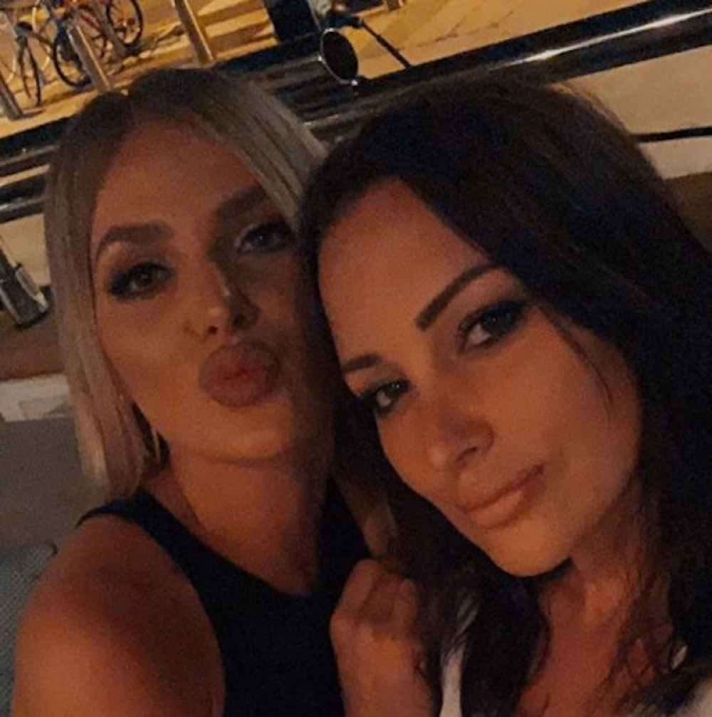 Brenine snajke uživaju u Monte Karlu: Pogledajte šta rade Prija i Sandra! (FOTO)