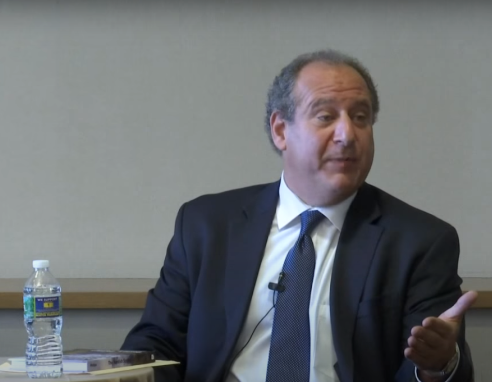 Holbrukov savetnik: Vučiću, dati rok još 12 meseci! Srbe proglasiti za bandite, ako ne priznaju Kosovo!