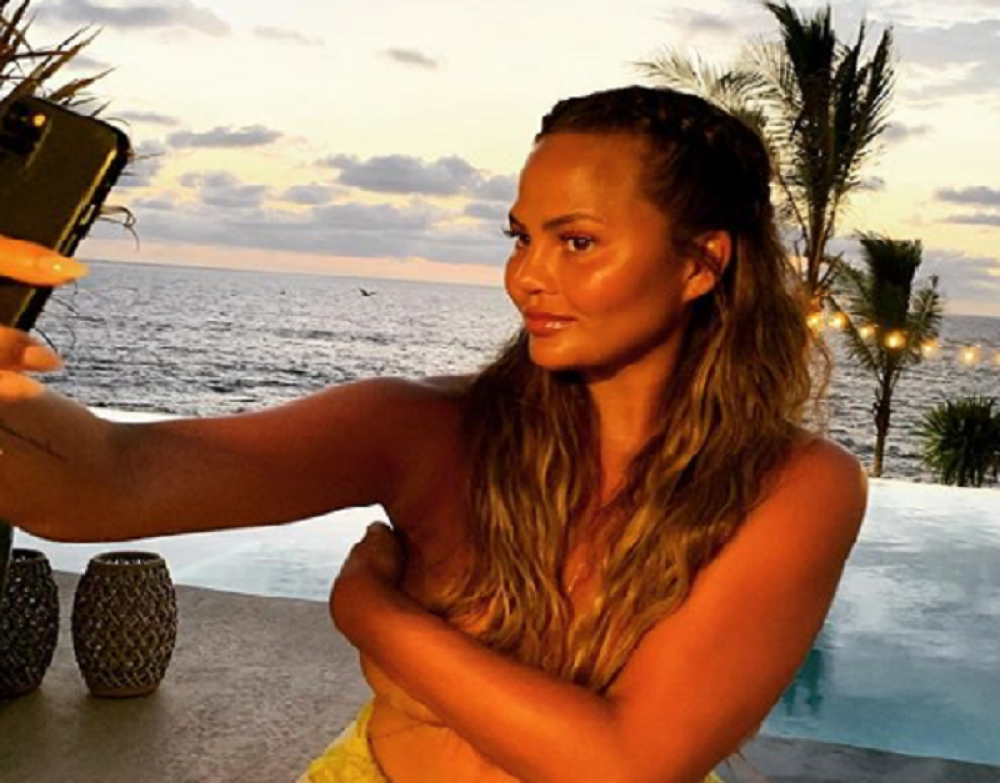 Poznata manekenka pokazala jeziv prizor na svom telu (FOTO/VIDEO)