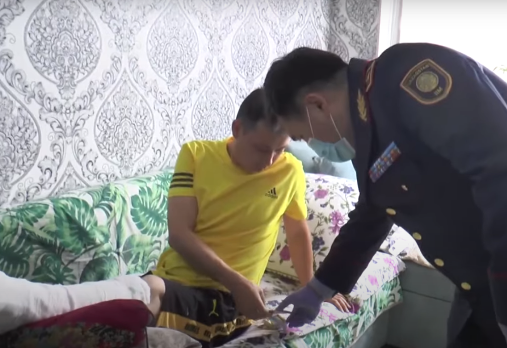 Skočio je sa 13. sprata kako bi uhvatio pefodila, a nakon toga dobio je nešto veoma vredno od države (VIDEO)