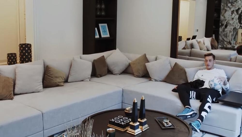 Ozil neće iz Arsenala pre sledećeg leta čak i ako ne bude u prvom timu