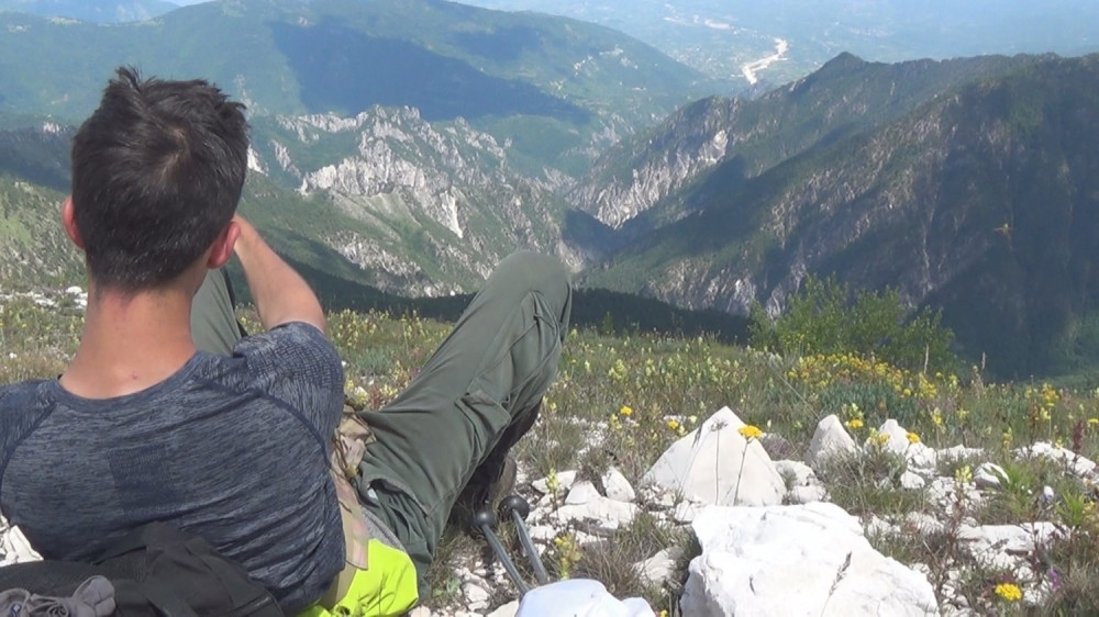 Dušan iz Zlakuse u čast svojih predaka peške prošao ceo Solunski front, a pale borce sačuvao od zaborava (FOTO)