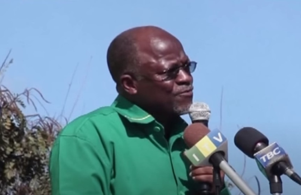 U laboratorije poslao briseve motornog ulja, koze i papaje, a ubrzo potom, proglasio da u njegovoj državi korona ne postoji