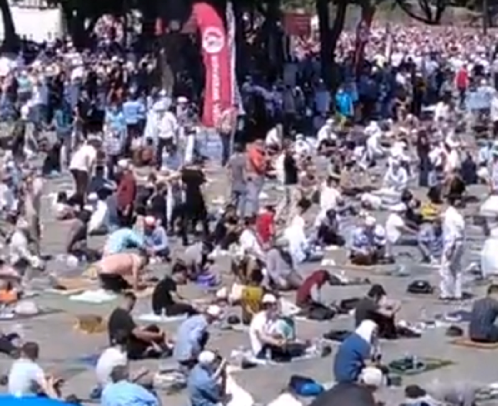 Opsadno stanje dok se održava prvi namaz od 1934. godine, policija opkolila Istanbul!