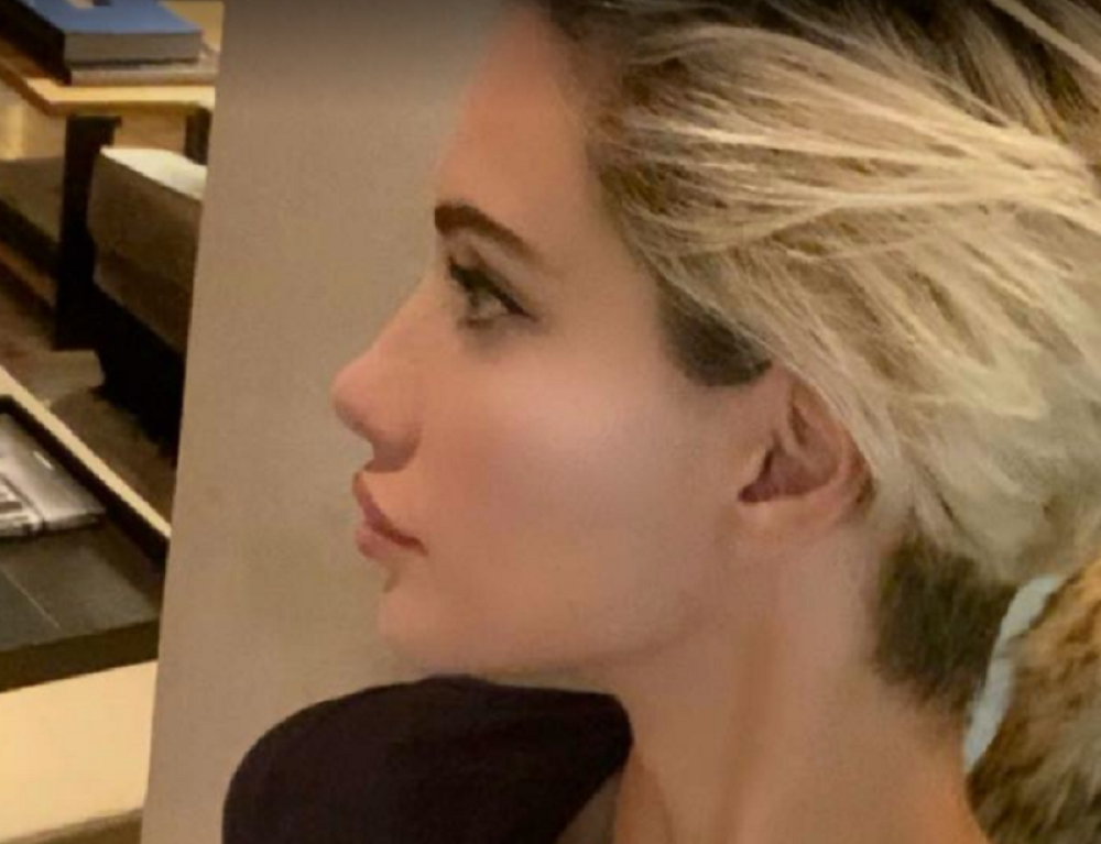 Prebila poznatu pevačicu pa pobegla iz Srbije, a evo kako sada izgleda poznata manekenka (FOTO)