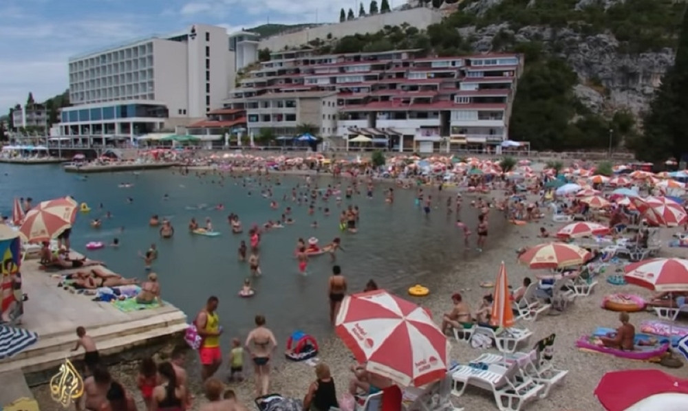 Dečak (13) preminuo na plaži!