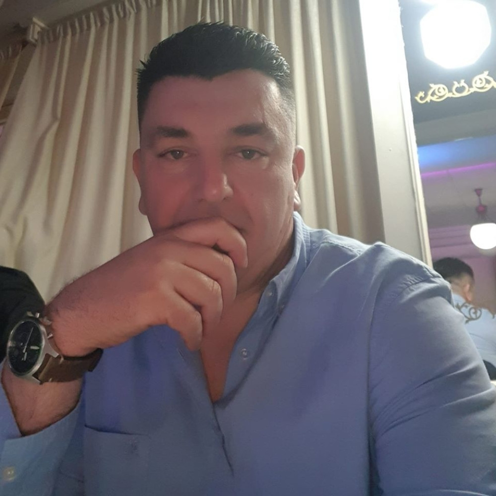 Ovo je biznismen koji je sahranjen uz ruže, dronove i 23 praseta, na poslednjem ispraćaju bila legenda NBA i svetske košarke