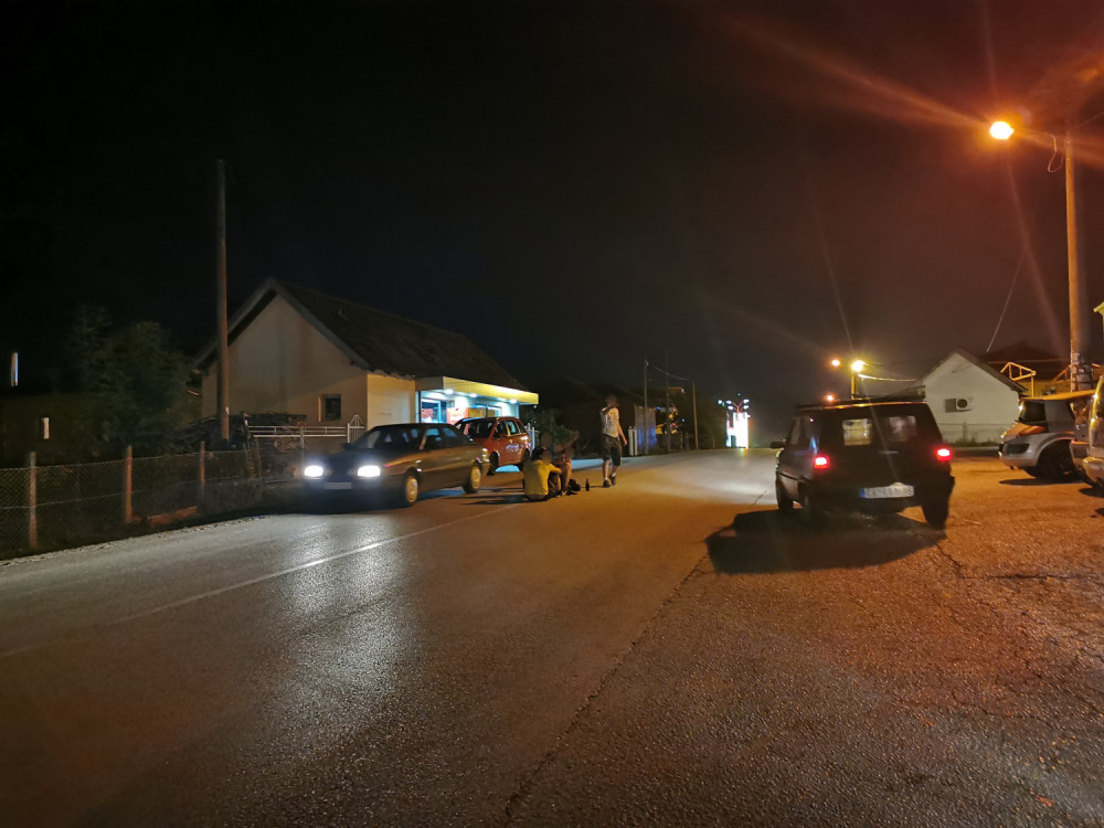 Šrafcigerom izbo Jovana i Filipa, pa pobegao!