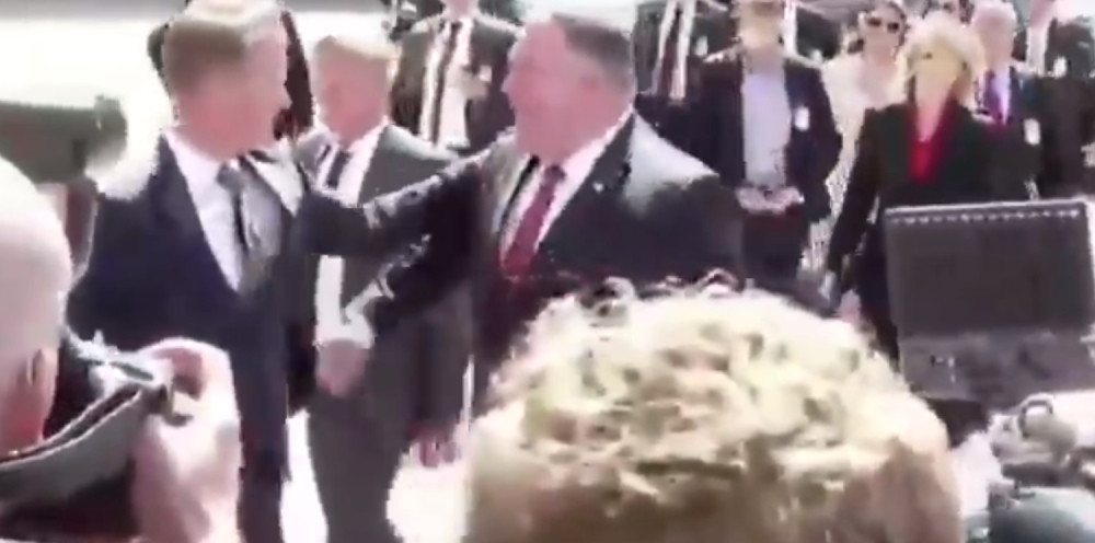 Oni su Pompeo priredili scenario o kom nije ni maštao, o ovom potetu bruje društvene mreže! (FOTO/VIDEO)