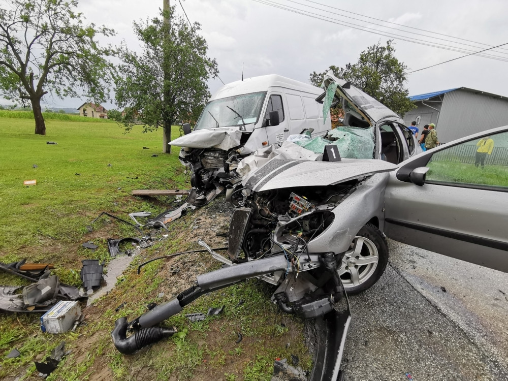 Teška nesreća na Pupinovom mostu, jedna osoba teško povređena