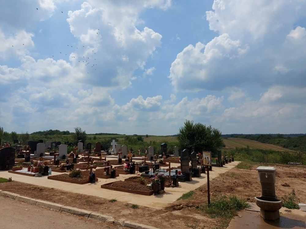 Zbog ubistva svoje bebe dobila je zatvorsku kaznu, pre nedelju dana su je pronašli mrtvu u ćeliji, a danas je sahranjena pored sina!