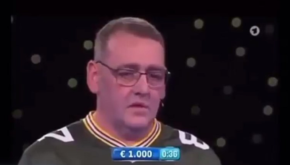 U kvizu "Potera" odbio odgovoriti na pitanje, iako je znao tačan odgovor, nije hteo da spomene ime ljutog rivala! (VIDEO)