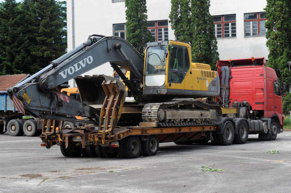 Aleksandar Vulin: " Ovo je od izuzetne važnosti, nemamo puno vremena, vojska će ispuniti naređenje" (FOTO)