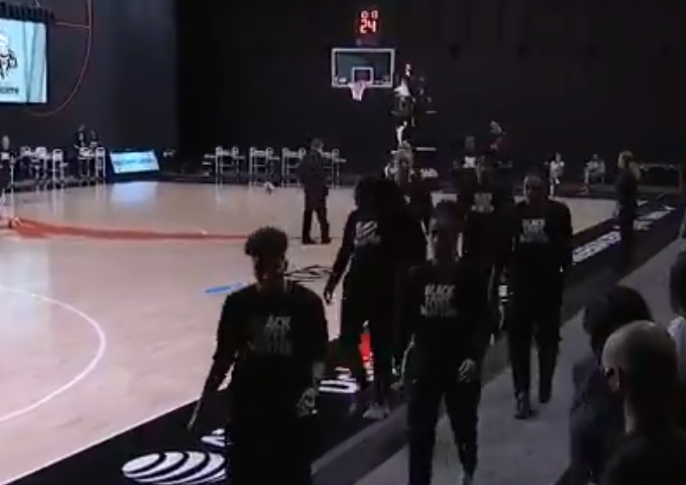 Ponovo skandal! Danas se slična stvar dogodila u Americi, ne žele da čuju njihovu himnu! (VIDEO)