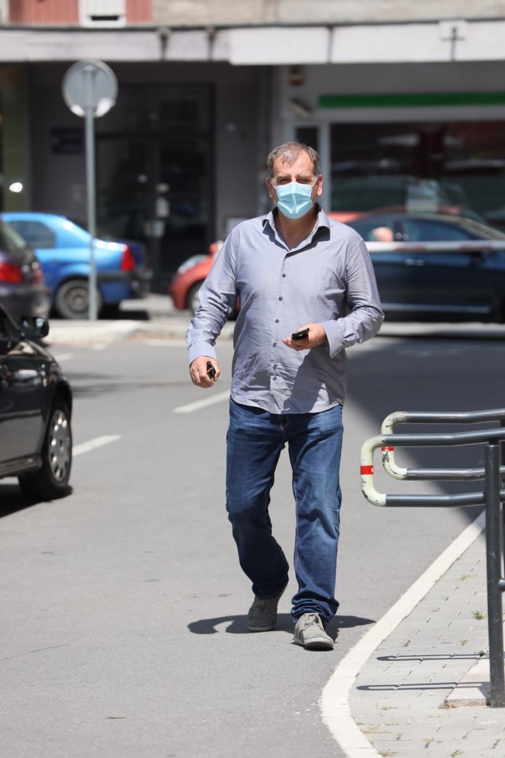 Prišao mu napadač sa FANTOMKOM i ispalio metak u predelu glave